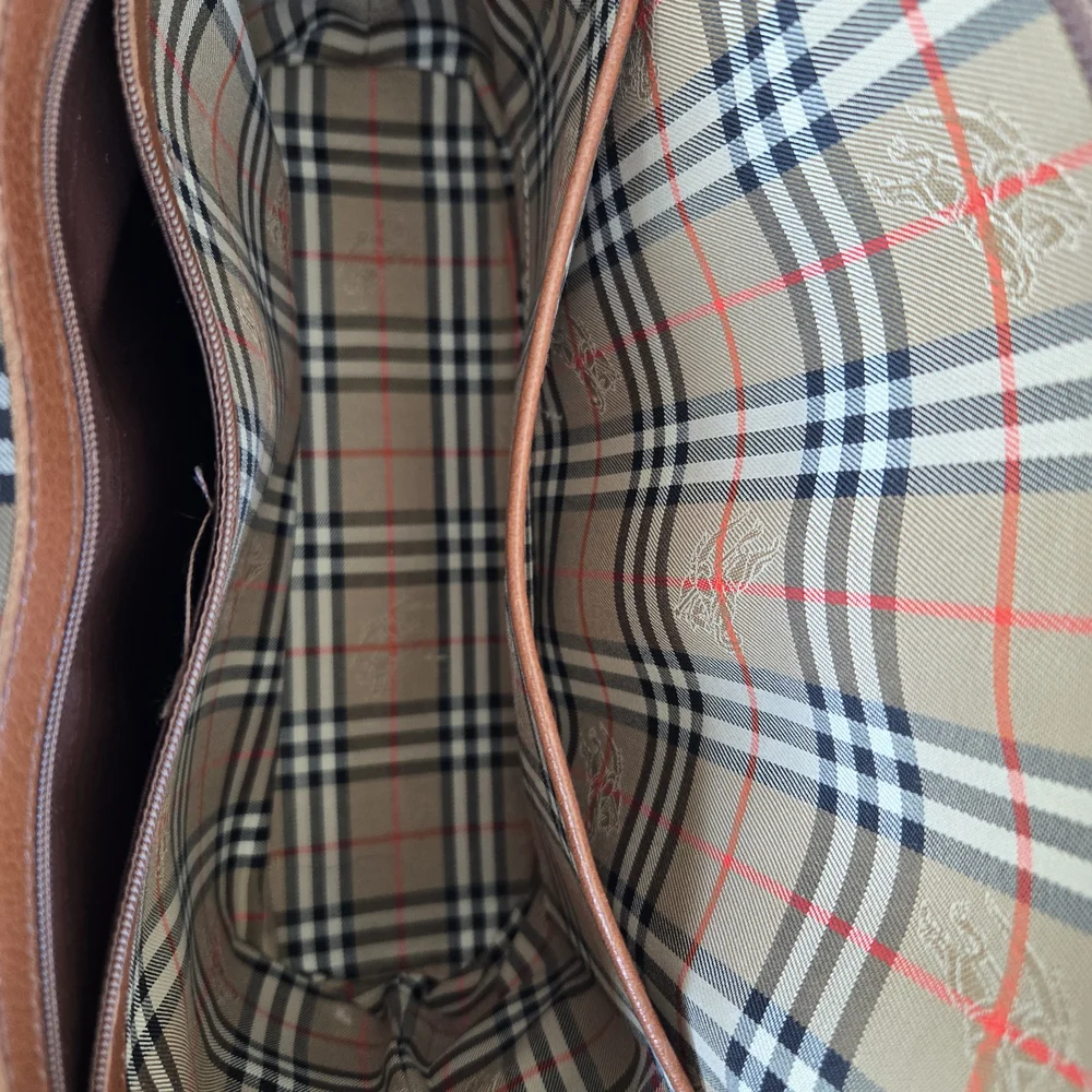 Burberry Brown Leather Satchel with Structured Design - Picture 5 of 5